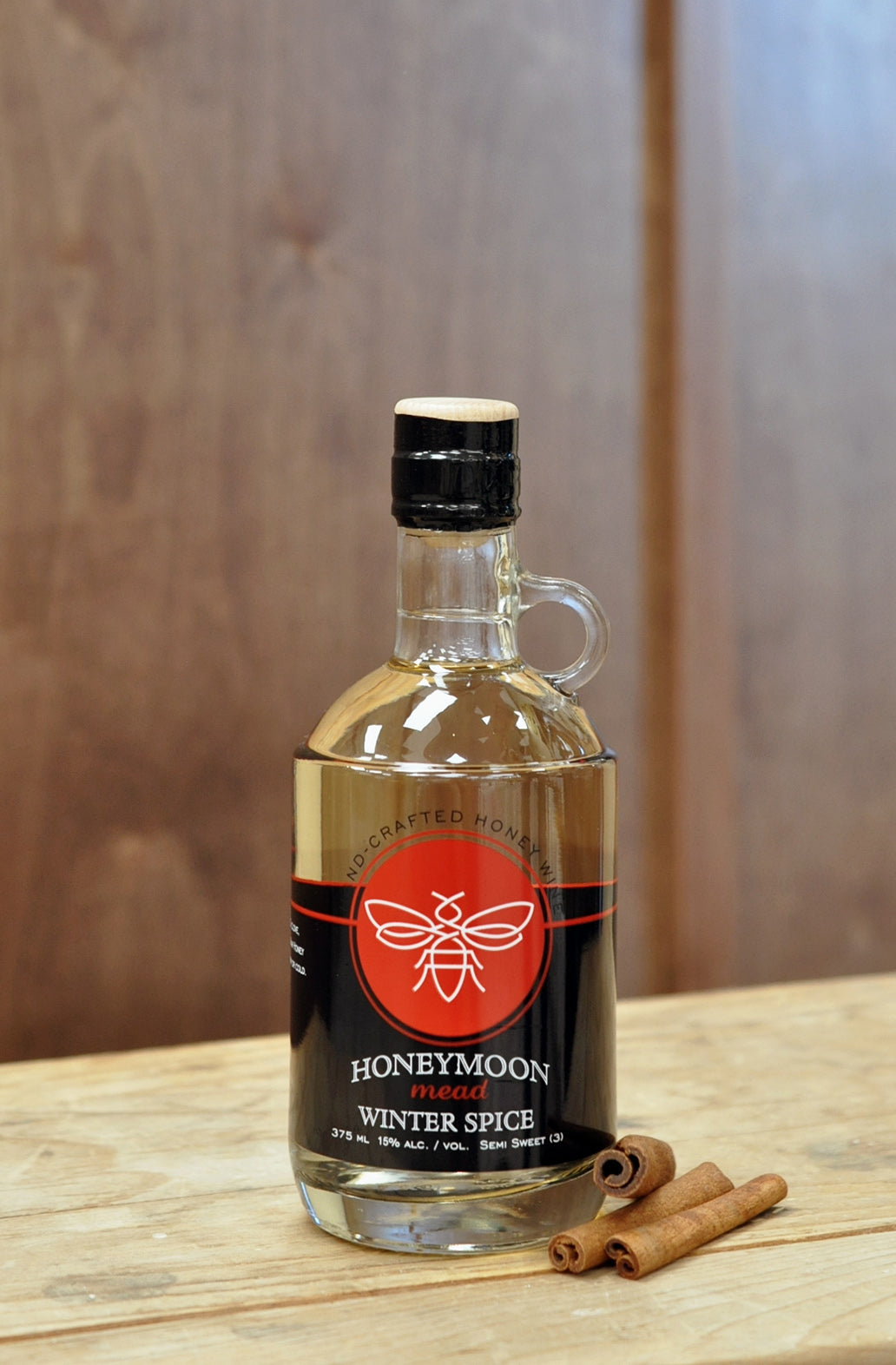 Handcrafted in the Okanagan Valley Honeymoon Mead Bee Honey Farm